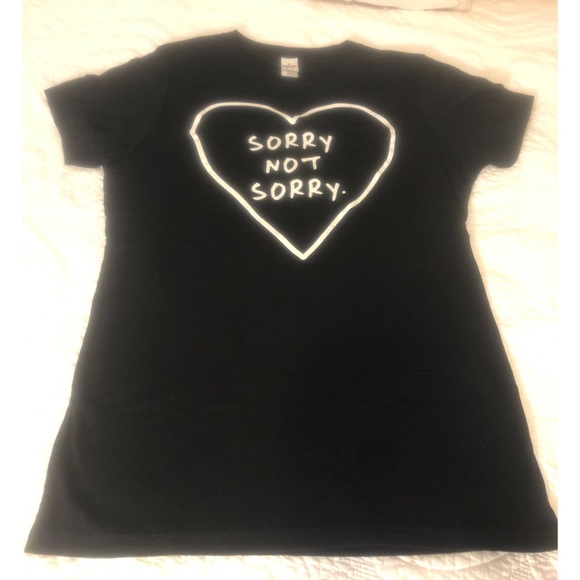 Sorry Not Sorry Tee - Picture 5 of 6